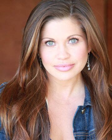 Danielle Fishel: Bio, Height, Weight, Age, Measurements